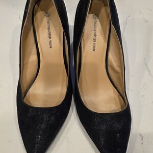 Metropolitan View Women's Black Pointed-Toe Heels